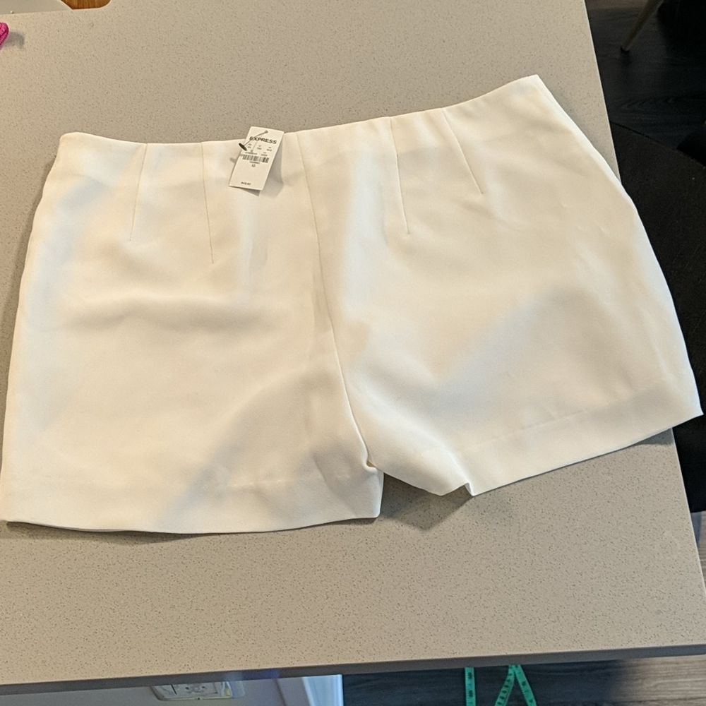 White mini skort - Picture 2 of 6